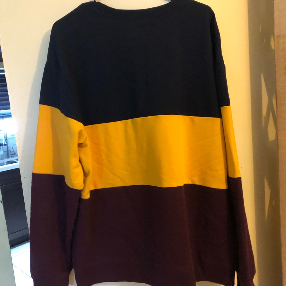 Tri color Crewneck